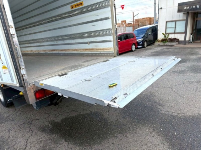 いすゞ フォワード 中型 冷蔵冷凍バン 2PG-FRR90S2(101725) 5枚目