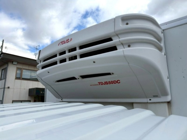 いすゞ フォワード 中型 冷蔵冷凍バン 2PG-FRR90S2(101725) 13枚目