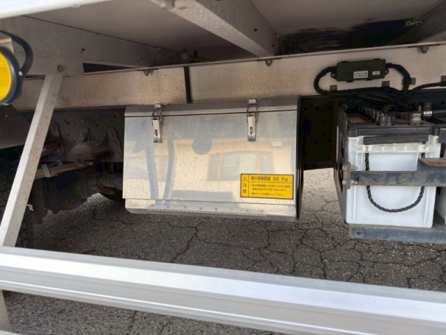 いすゞ フォワード 中型 冷蔵冷凍バン 2PG-FRR90S2(101725) 16枚目