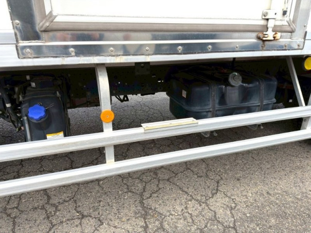 いすゞ フォワード 中型 冷蔵冷凍バン 2PG-FRR90S2(101725) 17枚目