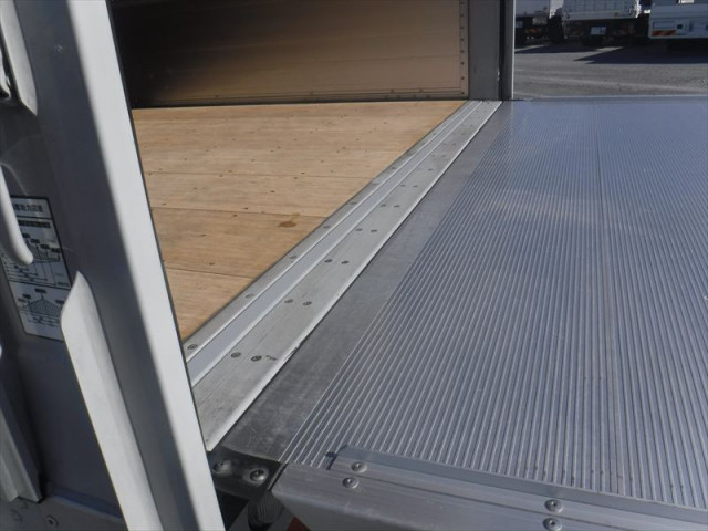 いすゞ フォワード 中型 ウィング 2RG-FRR90T2(101726) 33枚目