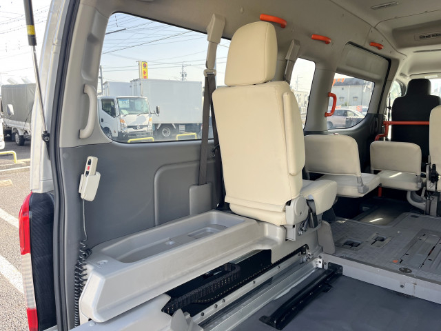 日産自動車 キャラバン 小型 バス CBF-CS4E26(101735) 13枚目