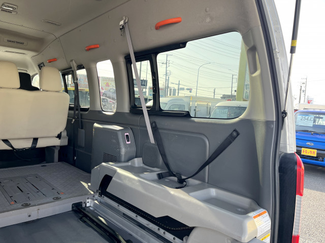 日産自動車 キャラバン 小型 バス CBF-CS4E26(101735) 14枚目