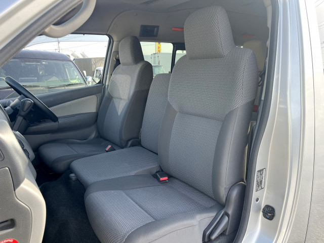 日産自動車 キャラバン 小型 バス CBF-CS4E26(101735) 24枚目