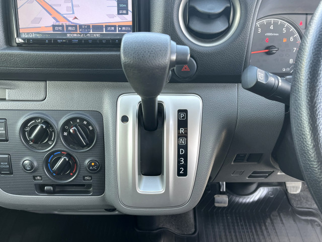 日産自動車 キャラバン 小型 バス CBF-CS4E26(101735) 26枚目