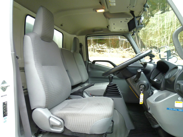 日野 デュトロ 小型 バン TKG-XZU710M(101756) 29枚目