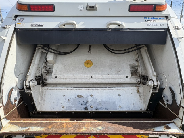 日野 レンジャー 中型 塵芥車（プレス式） TKG-FC9JGAA(101760) 11枚目