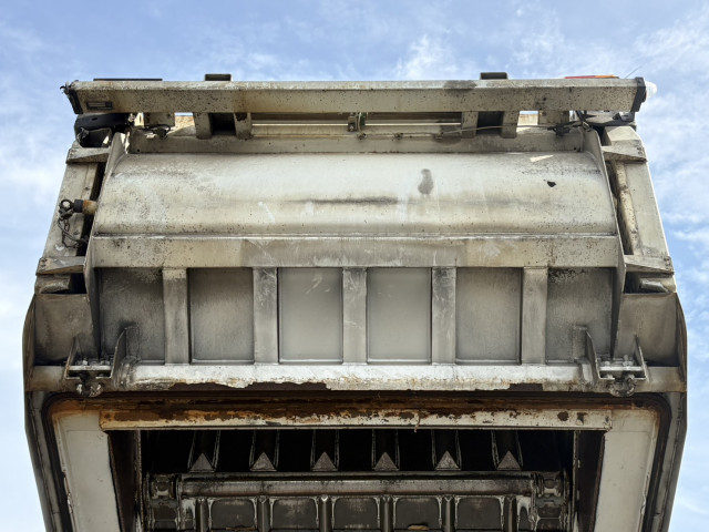 日野 レンジャー 中型 塵芥車（プレス式） TKG-FC9JGAA(101760) 16枚目