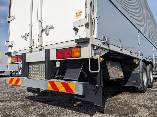 UDトラックス（日産） クオン 大型 ウィング QKG-CD5ZA(101775) 7枚目