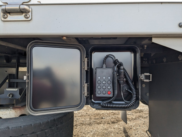 UDトラックス（日産） クオン 大型 ウィング QKG-CD5ZA(101775) 15枚目