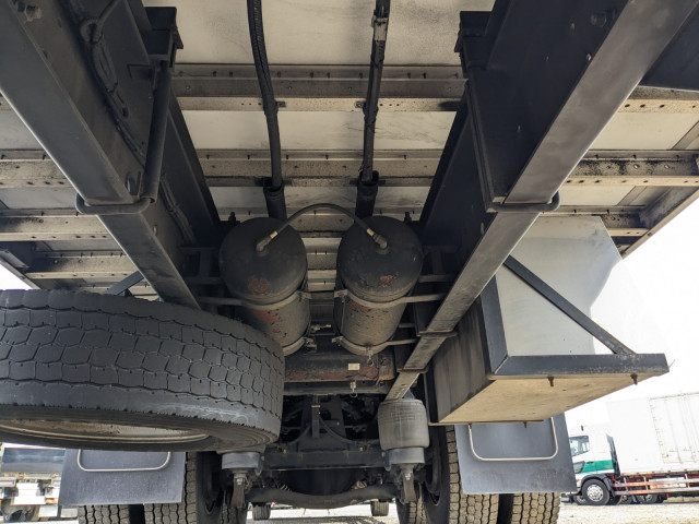 UDトラックス（日産） クオン 大型 ウィング QKG-CD5ZA(101775) 20枚目