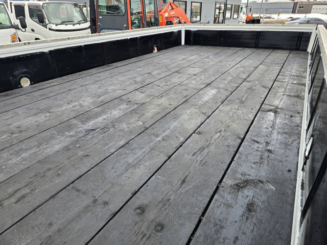 いすゞ フォワード 中型 平ボディ（クレーン付） TKG-FRR90S1(101776) 11枚目