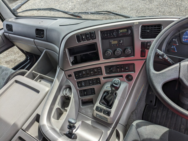 UDトラックス（日産） クオン 大型 ウィング QKG-CD5ZA(101775) 26枚目