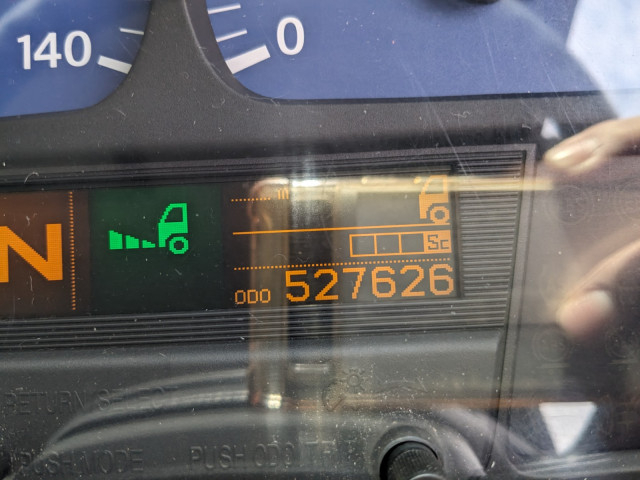 UDトラックス（日産） クオン 大型 ウィング QKG-CD5ZA(101775) 27枚目