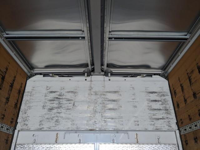 UDトラックス（日産） クオン 大型 ウィング QKG-CD5ZA(101775) 31枚目