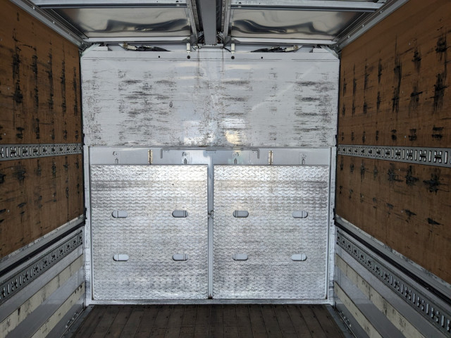 UDトラックス（日産） クオン 大型 ウィング QKG-CD5ZA(101775) 33枚目