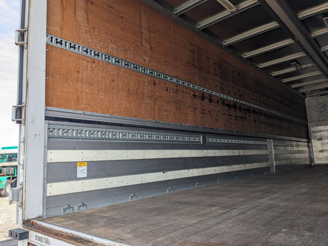 UDトラックス（日産） クオン 大型 ウィング QKG-CD5ZA(101775) 36枚目