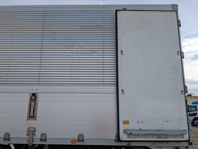 UDトラックス（日産） クオン 大型 ウィング QKG-CD5ZA(101775) 37枚目