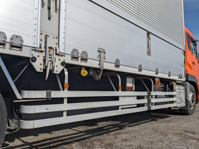 UDトラックス（日産） クオン 大型 ウィング QKG-CD5ZA(101775) 40枚目