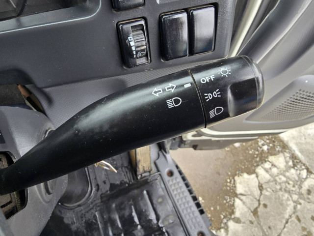 いすゞ フォワード 中型 平ボディ（クレーン付） TKG-FRR90S1(101776) 30枚目