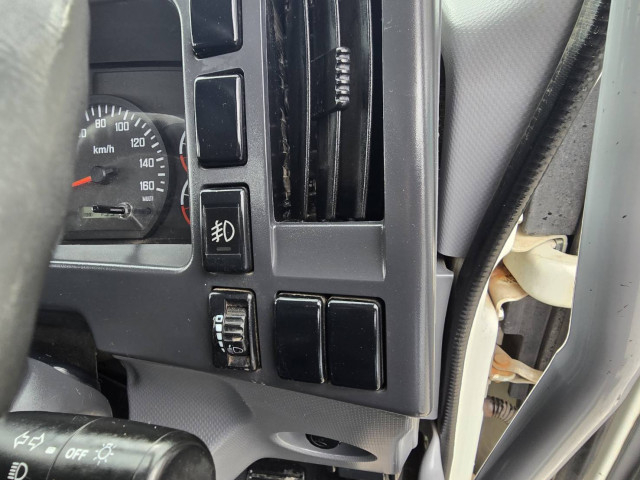 いすゞ フォワード 中型 平ボディ（クレーン付） TKG-FRR90S1(101776) 31枚目