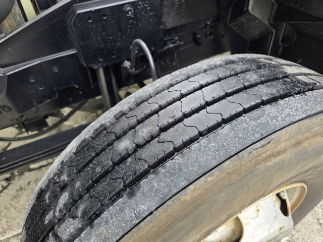 いすゞ フォワード 中型 平ボディ（クレーン付） TKG-FRR90S1(101776) 38枚目