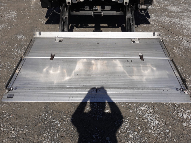 三菱ふそう ファイター 増トン 冷蔵冷凍バン QKG-FK62FZ(101795) 16枚目