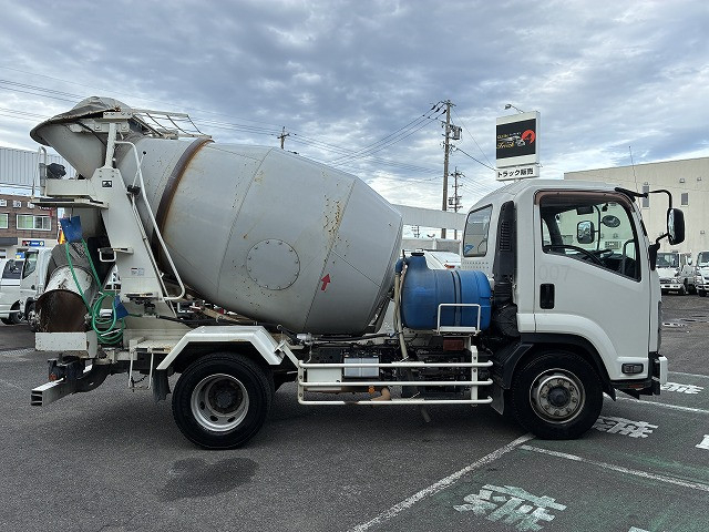 いすゞ フォワード 増トン ミキサー車 LKG-FTR90S2(101797) 5枚目