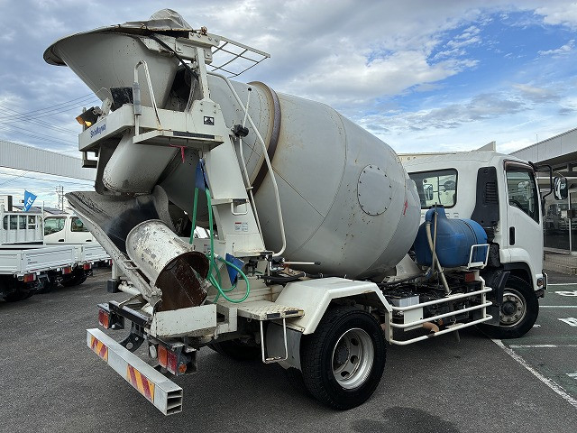 いすゞ フォワード 増トン ミキサー車 LKG-FTR90S2(101797) 8枚目