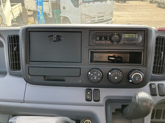 三菱ふそう キャンター 小型 平ボディ TPG-FDA00(101796) 40枚目