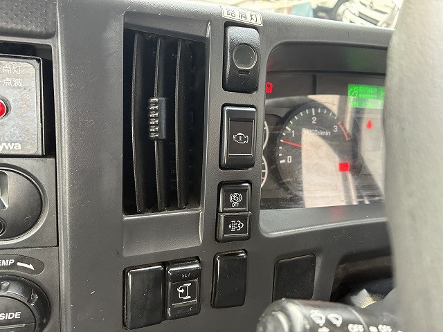 いすゞ フォワード 増トン ミキサー車 LKG-FTR90S2(101797) 37枚目