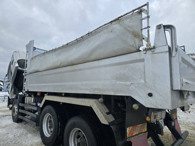 いすゞ ギガ 大型 土砂ダンプ QKG-CXZ77AT(101801) 9枚目