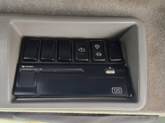 いすゞ ギガ 大型 土砂ダンプ QKG-CXZ77AT(101801) 26枚目