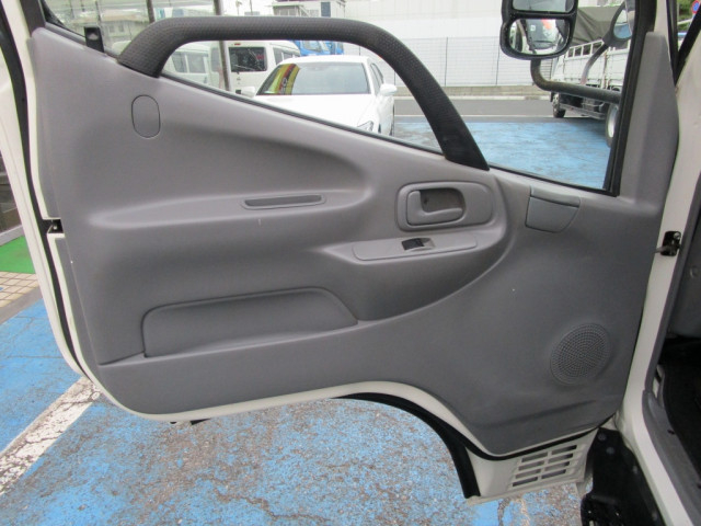 日野 デュトロ 小型 平ボディ（クレーン付） TKG-XZU650M(101804) 30枚目