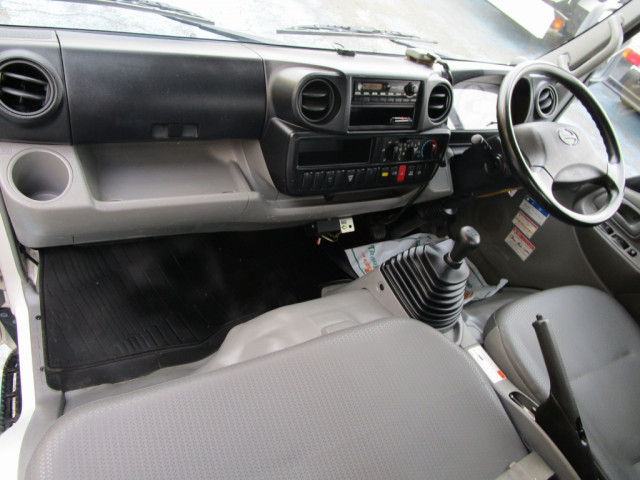 日野 デュトロ 小型 平ボディ（クレーン付） TKG-XZU650M(101804) 37枚目