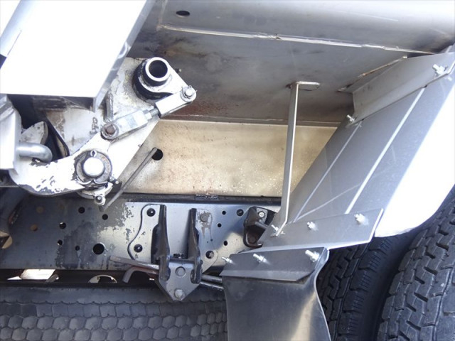 日野 レンジャー 中型 塵芥車（プレス式） TKG-FC9JGAA(101807) 11枚目