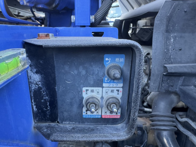 いすゞ エルフ 小型 平ボディ（クレーン付） TKG-NPR85AR(101810) 22枚目