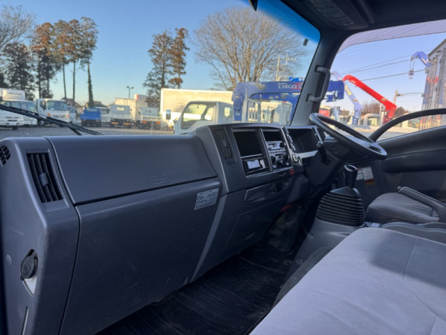 いすゞ エルフ 小型 平ボディ（クレーン付） TKG-NPR85AR(101810) 39枚目