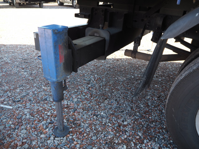 三菱ふそう キャンター 小型 平ボディ（クレーン付） KK-FE83EEN(101830) 9枚目