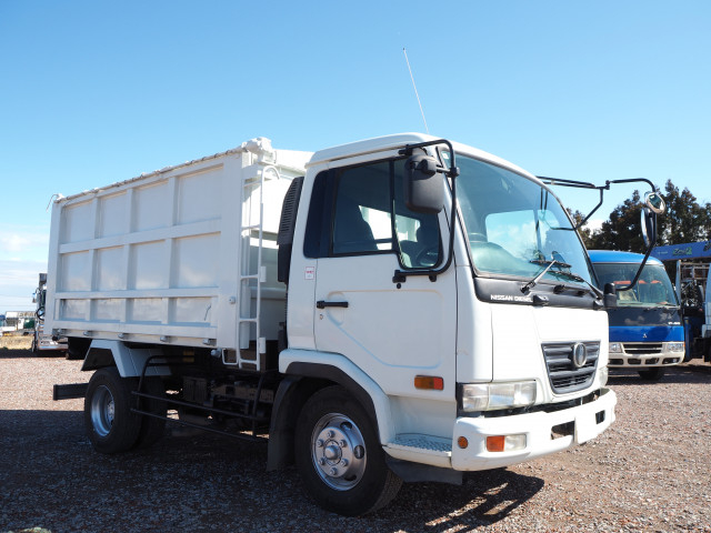 UDトラックス（日産） コンドル 小型 土砂ダンプ PB-MK36A(101832) 8枚目