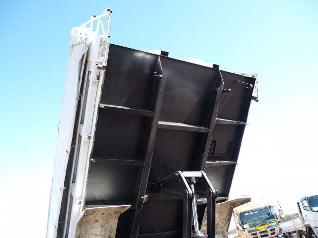 UDトラックス（日産） コンドル 小型 土砂ダンプ PB-MK36A(101832) 15枚目