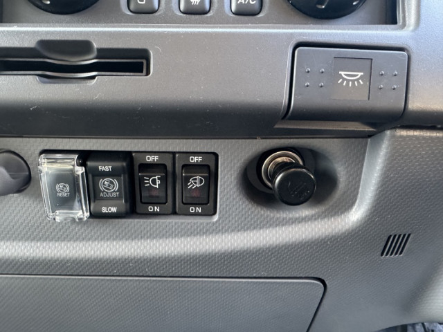 いすゞ フォワード 中型 ウィング 2RG-FRR90S2(101849) 30枚目