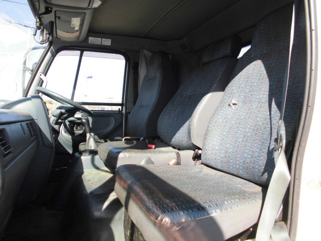 UDトラックス（日産） コンドル 増トン コンテナ専用車 BDG-LK36C(101931) 24枚目