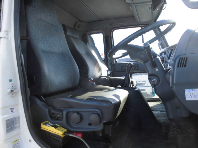 UDトラックス（日産） コンドル 増トン コンテナ専用車 BDG-LK36C(101931) 25枚目