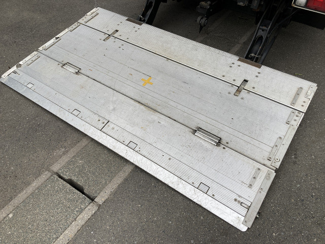 三菱ふそう キャンター 小型 バン TPG-FEB50(101933) 6枚目