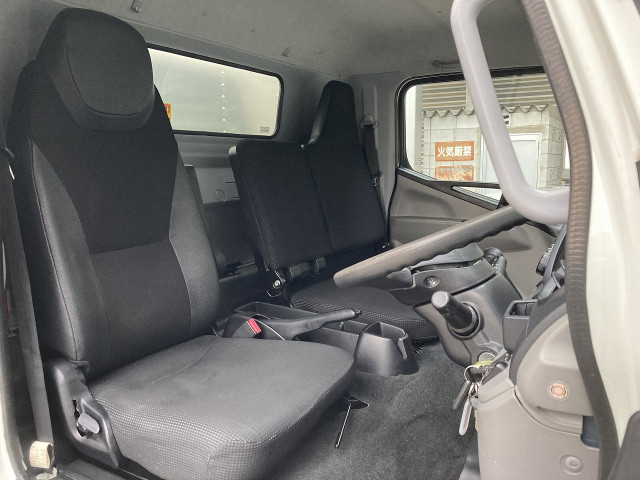 三菱ふそう キャンター 小型 バン TPG-FEB50(101933) 16枚目