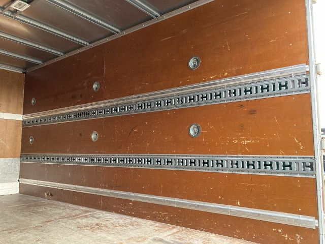 三菱ふそう キャンター 小型 バン TPG-FEB50(101933) 24枚目