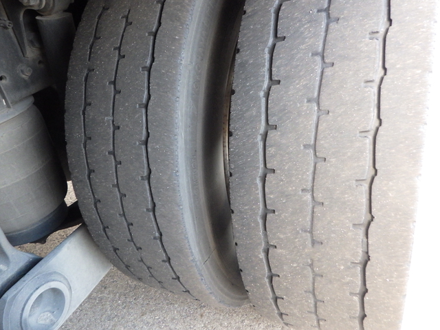 日野 プロフィア 大型 ウィング 2DG-FW1AHG(101935) 38枚目