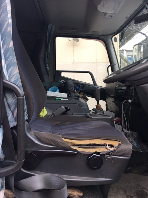 三菱ふそう ファイター 増トン 平ボディ（クレーン付） QKG-FK62FZ(2240) 33枚目