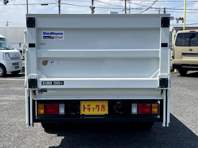 マツダ タイタン 小型 平ボディ 2RG-LKR88AF(105871) 5枚目
